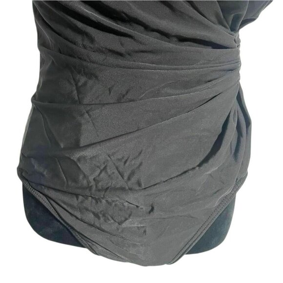 Miraclesuit Size 16  Black One Piece Swimsuit Slimming Flattering Plus Size - Picture 4 of 10